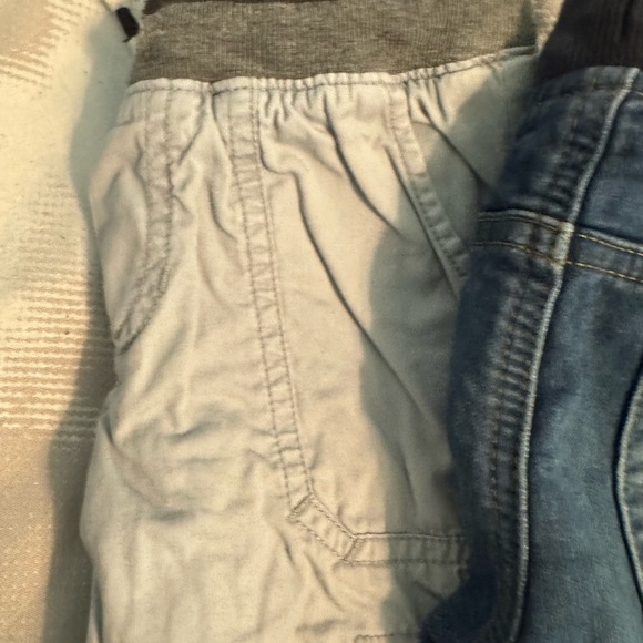 Set of two 5T pants, 1 Cat & Jack Blue Relaxed Jeans & 1 Cargo - Picture 5 of 8